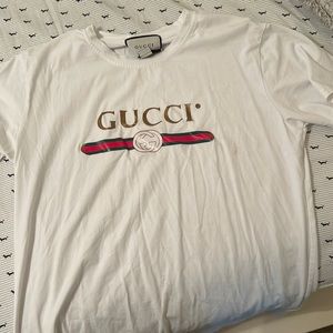 Size Medium White Gucci Logo shirt